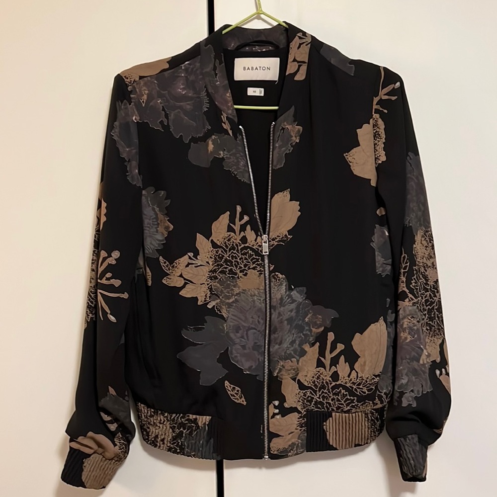 Babaton woman jacket size xs